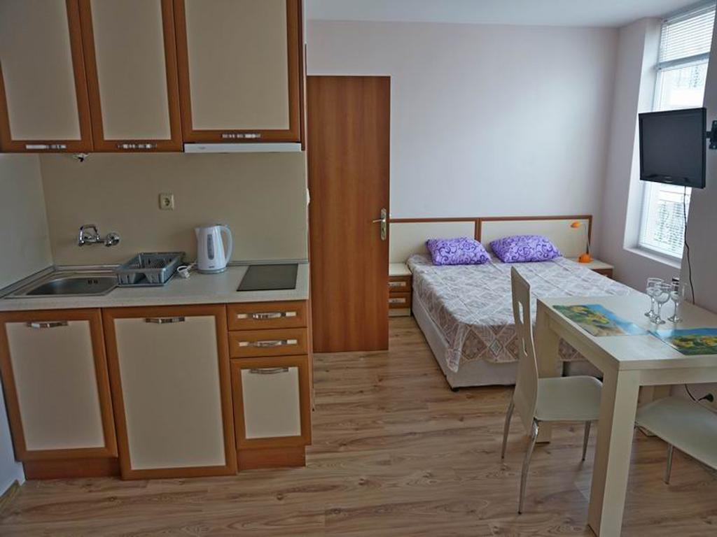 Gt Down Park Apartments Sunny Beach Room photo